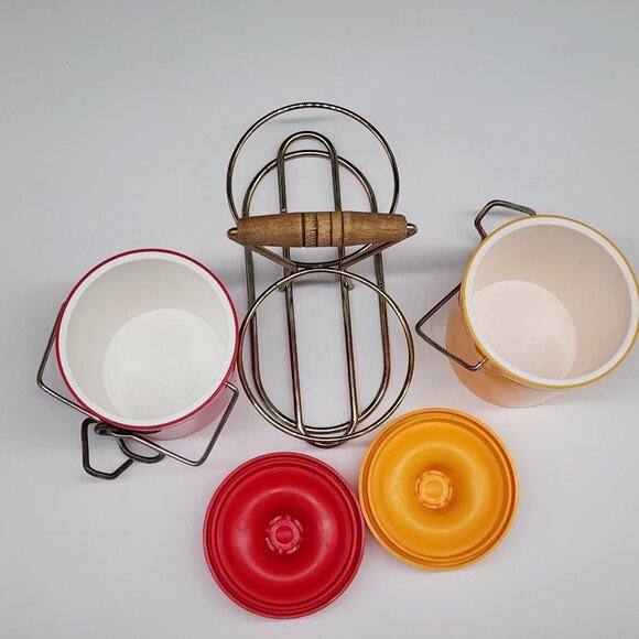 Vintage 1970s Red Yellow Plastic Condiment Containers Metal Holder Wooden Handle - Picture 5 of 7